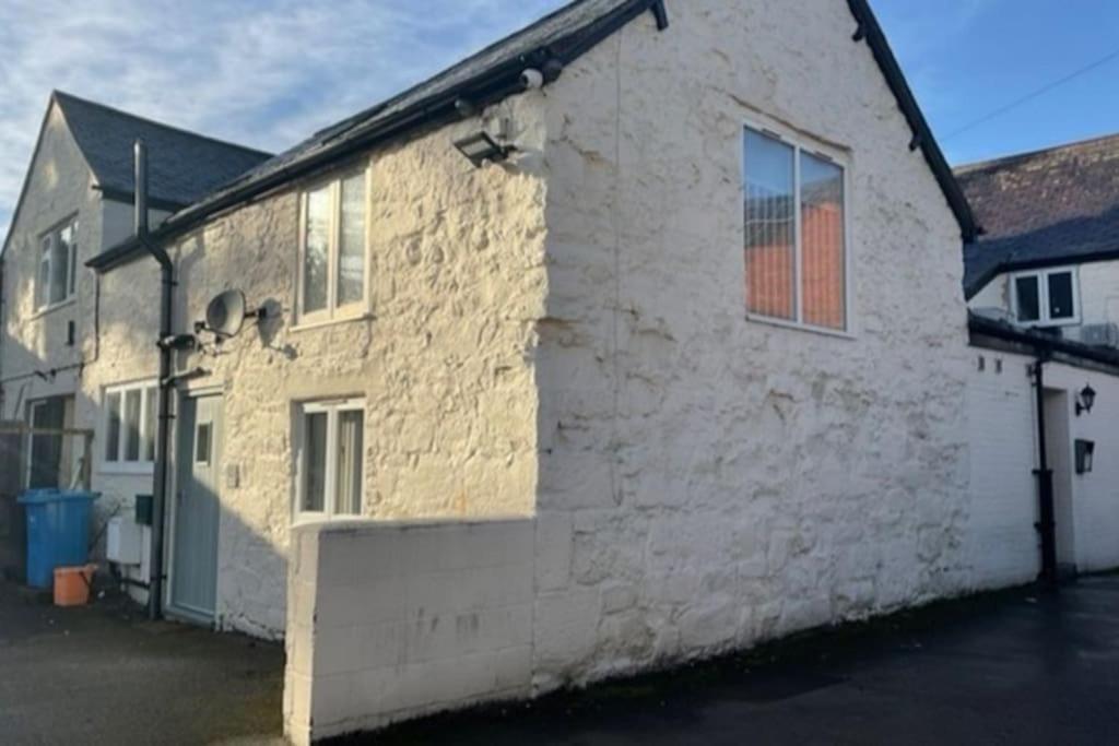 Villa Y Stabl 94A Denbigh Exterior foto